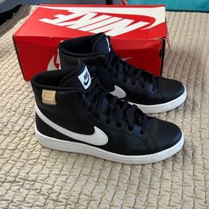 WMNS NIKE COURT ROYALS MID